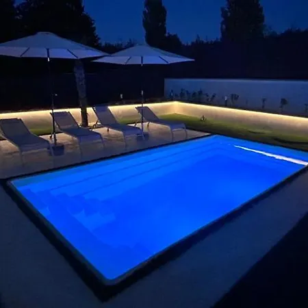 Вилла Palm Luxury Шиофок