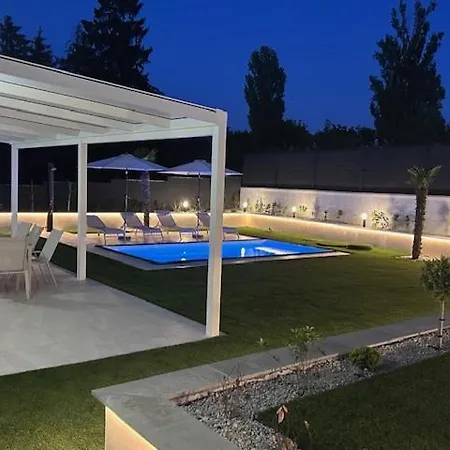 Palm Luxury Вилла